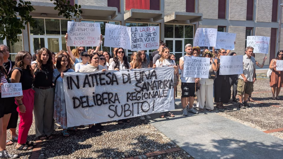 Educatrici nidi: sanatoria ad un passo. Salvate oltre 40.000 "lauree mutilate" - ADL COBAS Sindacato di Base ADL Cobas - Educatrici nidi: sanatoria ad un passo. Salvate oltre 40.000 "lauree mutilate"