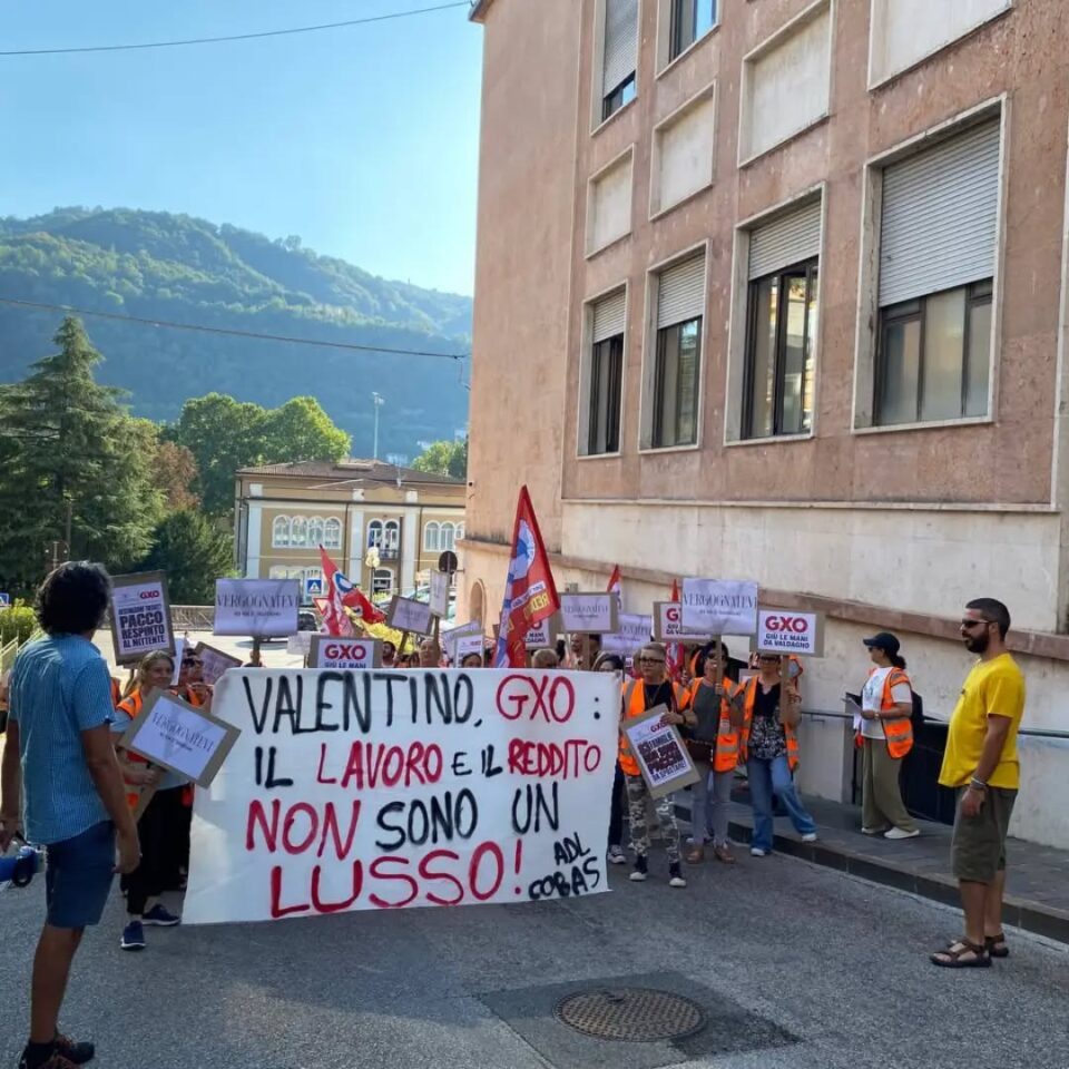 Sindacato di Base ADL Cobas - 83 persone su 109 a rischio licenziamento al magazzino logistico "VALENTINO" a Valdagno (notizia in continuo aggiornamento)