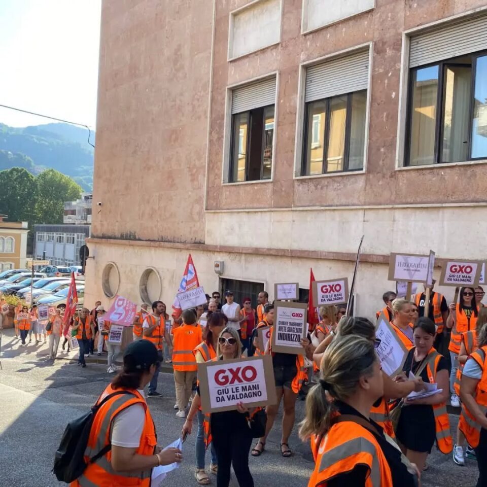 Sindacato di Base ADL Cobas - 83 persone su 109 a rischio licenziamento al magazzino logistico "VALENTINO" a Valdagno (notizia in continuo aggiornamento)