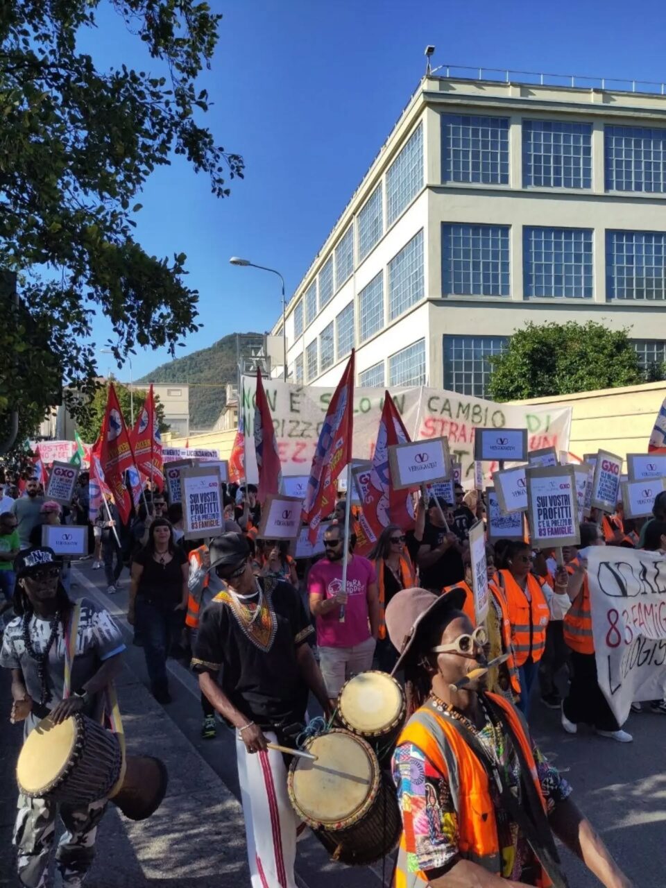 Sindacato di Base ADL Cobas - 83 persone su 109 a rischio licenziamento al magazzino logistico "VALENTINO" a Valdagno (notizia in continuo aggiornamento)