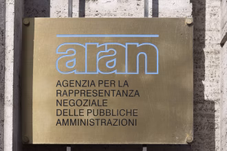 Sindacato di Base ADL Cobas - BASTA CON I CONTRATTI A PERDERE! BASTA CON I RINNOVI DOPO ANNI DALLA SCADENZA!