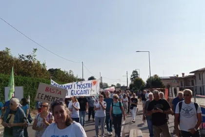 Sindacato di Base ADL Cobas - Una lotta che ci riguarda tutt_: 1 ottobre, manifestazione a Monteortone. Stop al cemento, un abbraccio alla nostra terra!