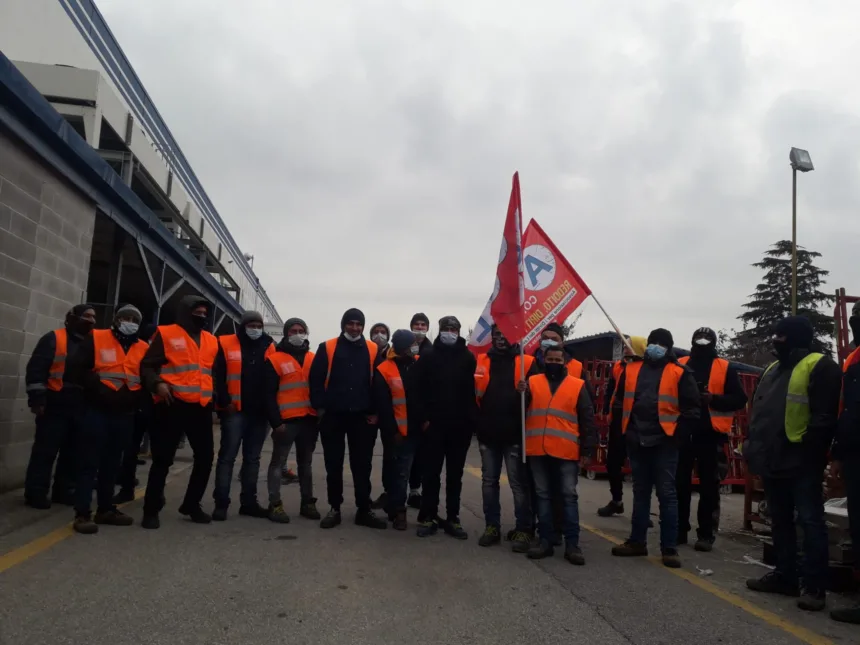 Sindacato di Base ADL Cobas - Contro il carovita solo la lotta paga!Aumenti salariali al magazzino Vega di Mogliano Veneto